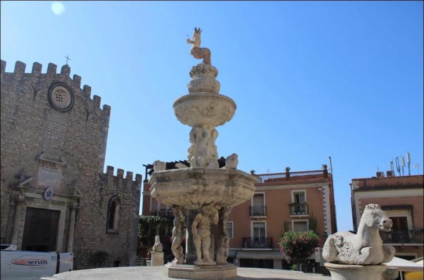 Duomo Square Apartment تاورمينا المظهر الخارجي الصورة