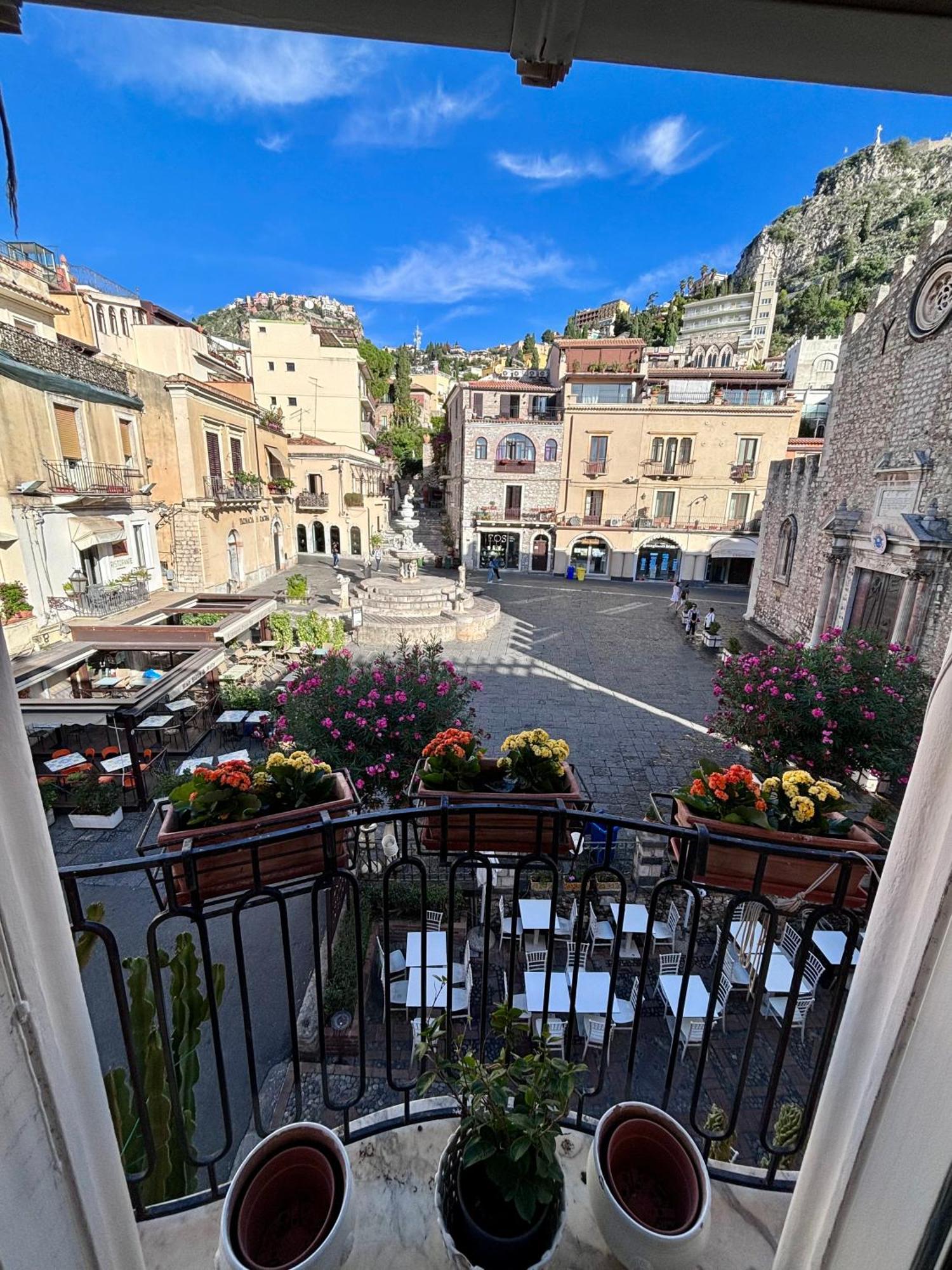 Duomo Square Apartment تاورمينا المظهر الخارجي الصورة